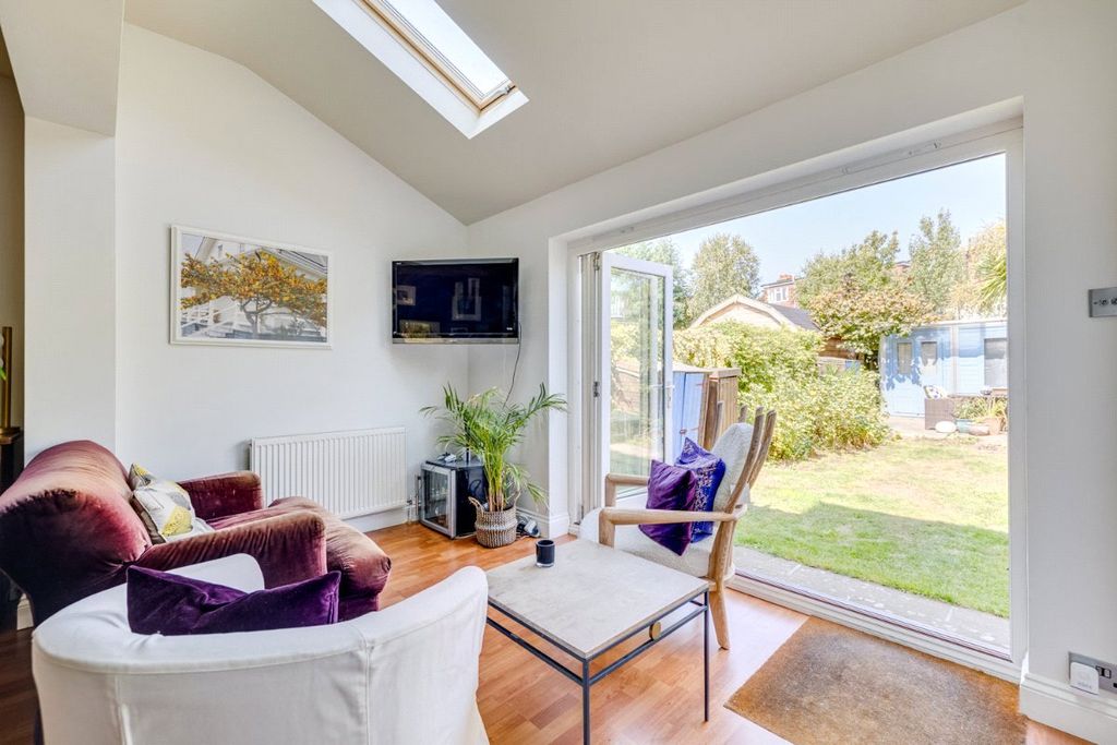 Property photo 3 of 27 Picture No. 23