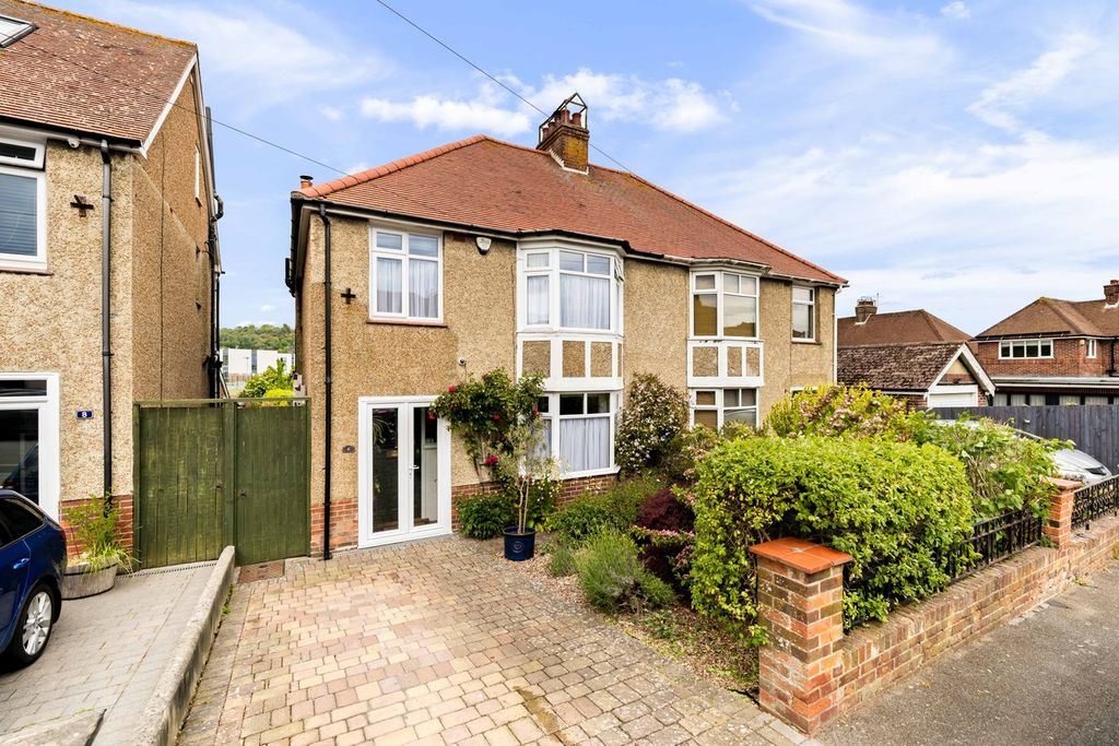 Property photo 1 of 23