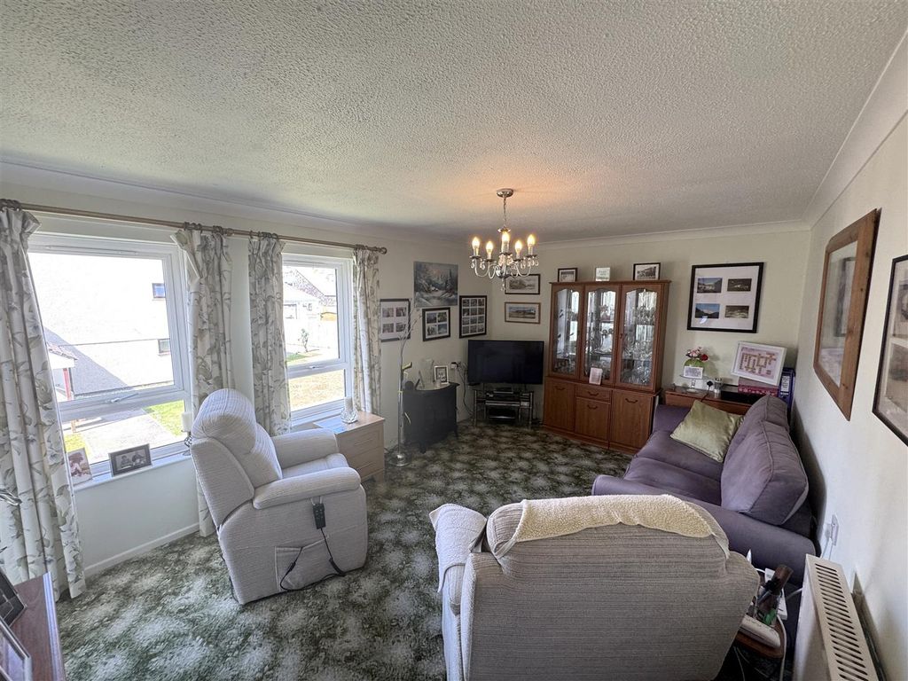 Property photo 3 of 10 Living Room