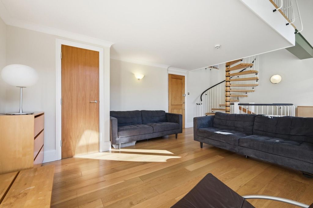 Property photo 2 of 25 Living Room