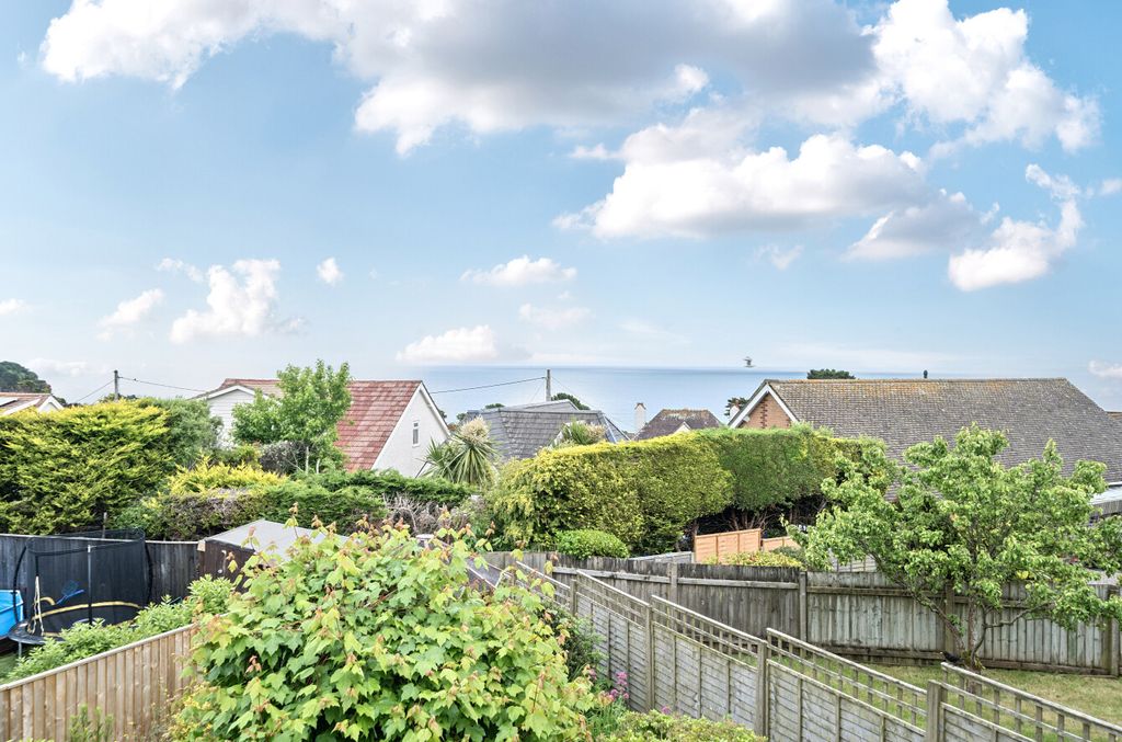 Property photo 2 of 18 2 - Outlook To Sea