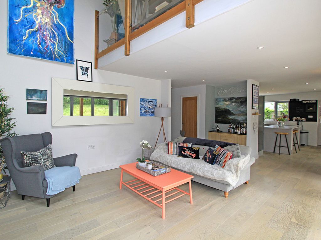 Property photo 3 of 21