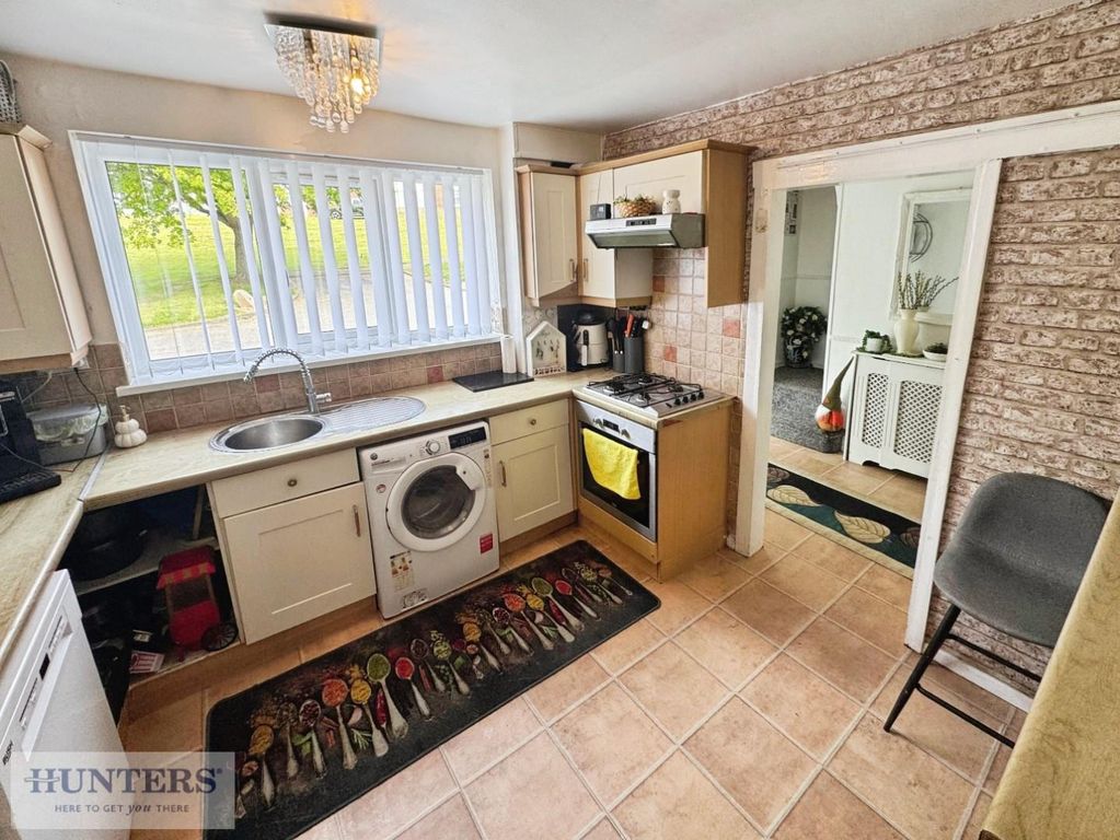 Property photo 1 of 16 Kitchen