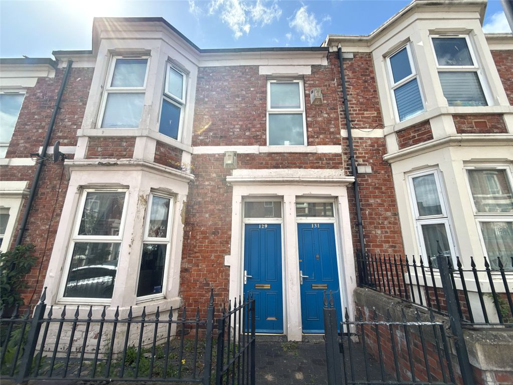 Property photo 1 of 17 External
