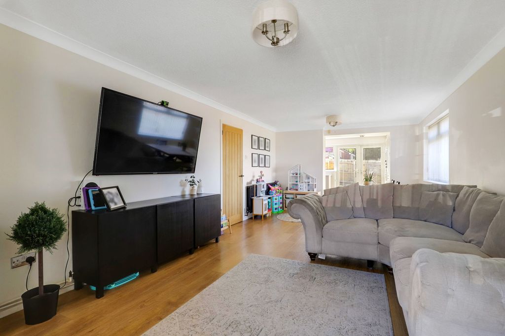 Property photo 2 of 16