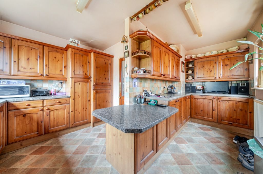 Property photo 3 of 25 1439989-12-69d78Bf55c3B6