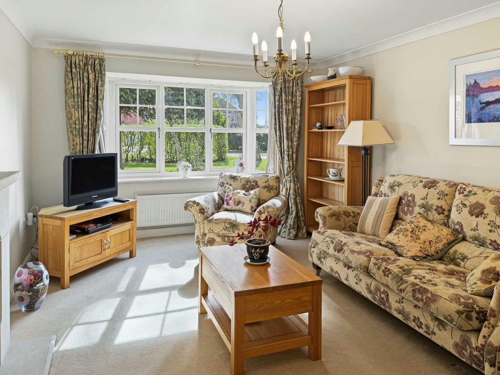 Property photo 2 of 39