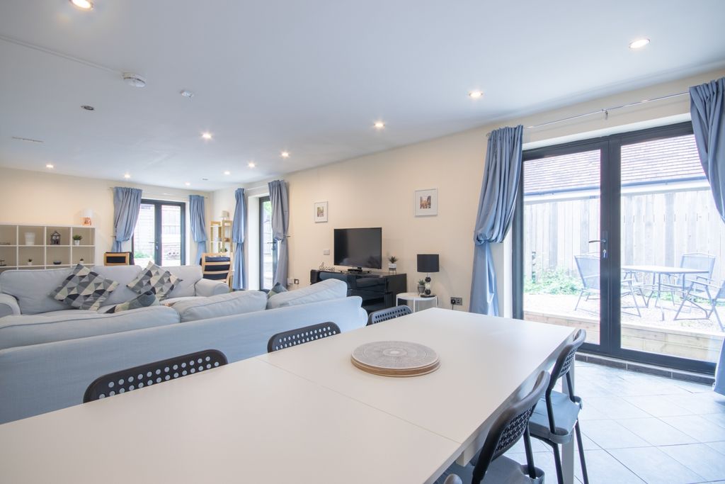 Property photo 3 of 9 HMO 3 Bed Edited-05