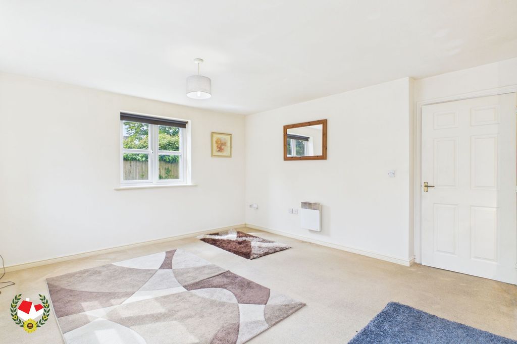 Property photo 3 of 6