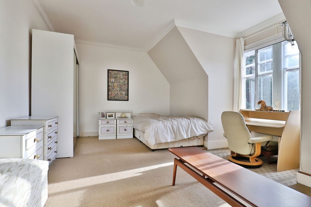 Property photo 2 of 17 Photo