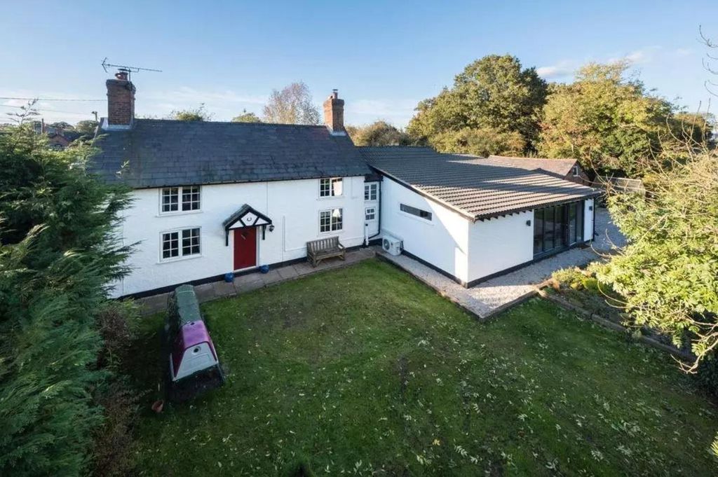 Property photo 1 of 40