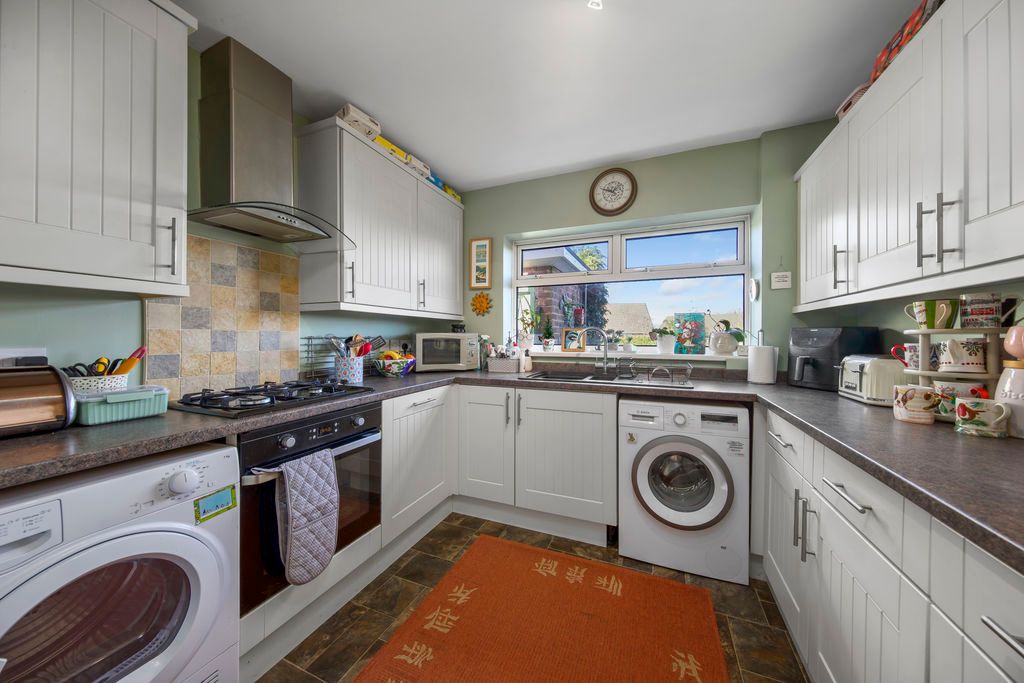 Property photo 3 of 26 Kitchen