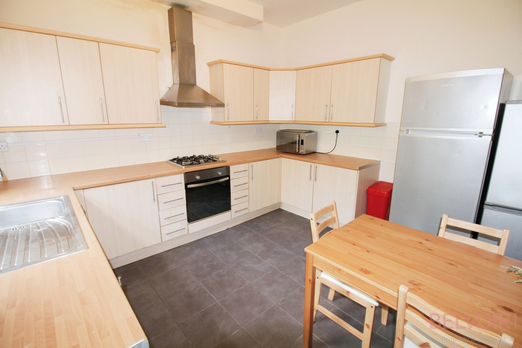 Property photo 2 of 27