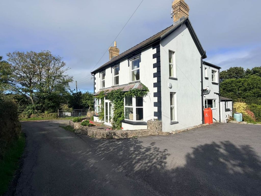 Property photo 1 of 10 Maes-Y-Cregin Fore