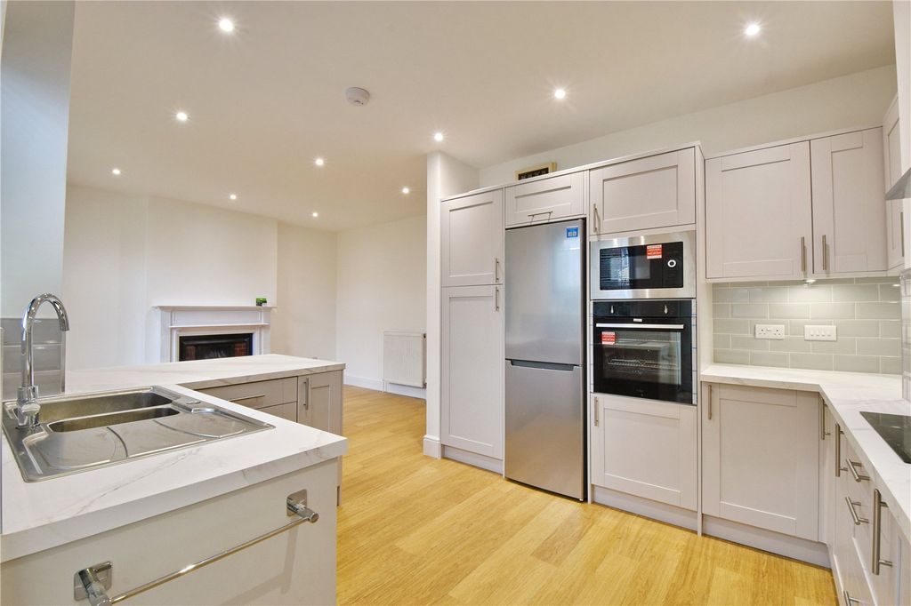 Property photo 1 of 16 Picture No. 08