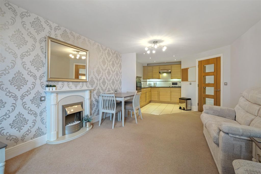 Property photo 2 of 22 2Fe49F9E-0Ea6-4c99-Bcae-6043F1Ad3B4Ccbmsc-36 Poppy
