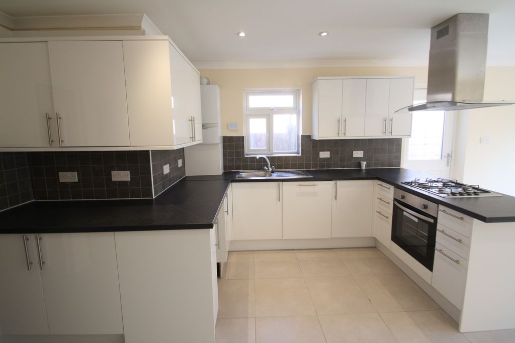 Property photo 1 of 9 778730