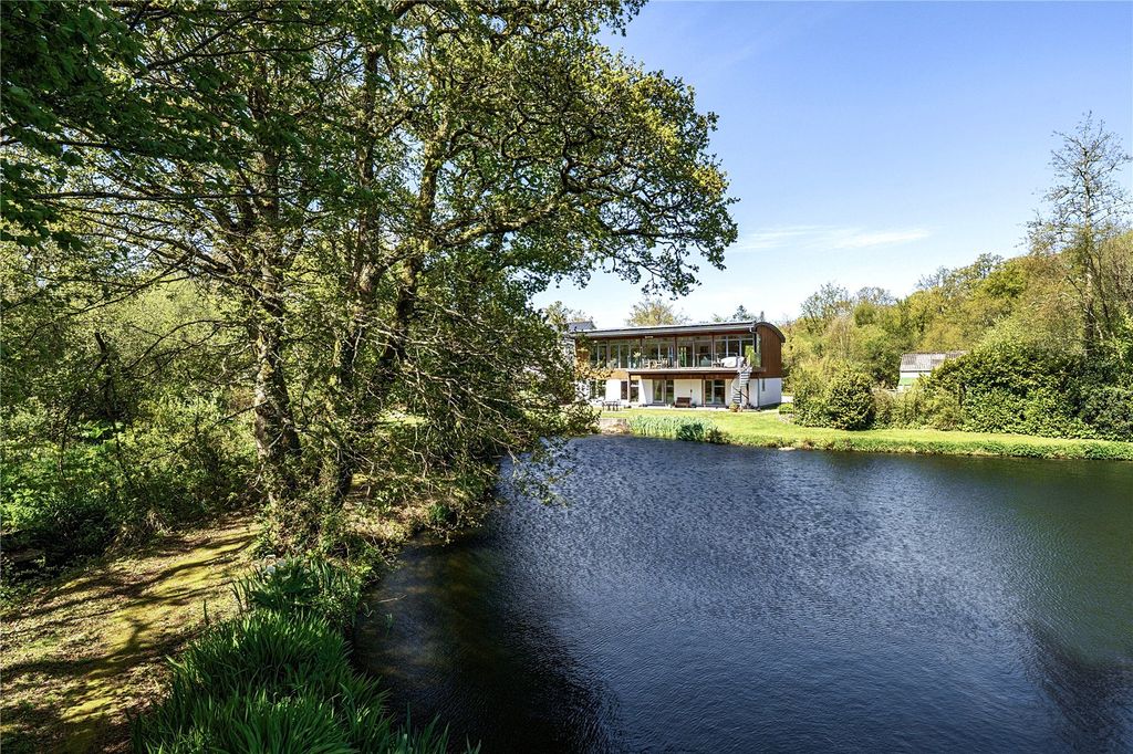 Property photo 2 of 29 Picture No. 05