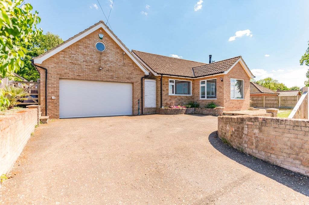 Property photo 1 of 28