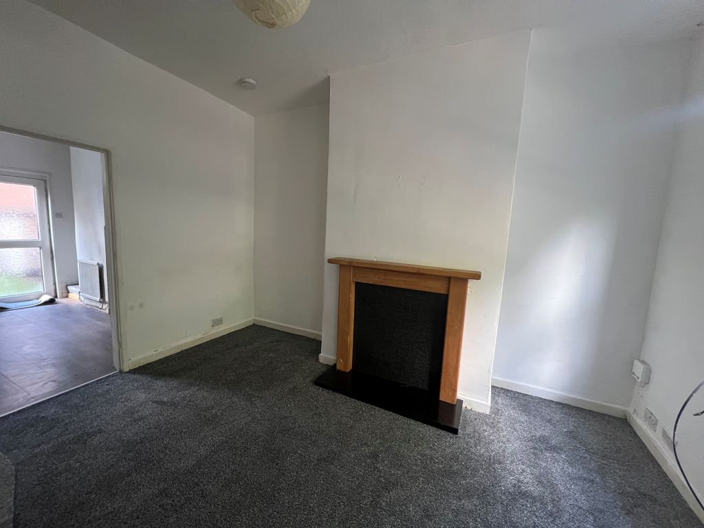 Property photo 2 of 10 Living Room
