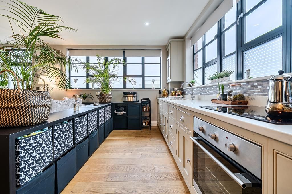 Property photo 3 of 20 Living Room