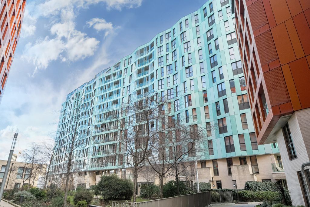 Property photo 2 of 25 External