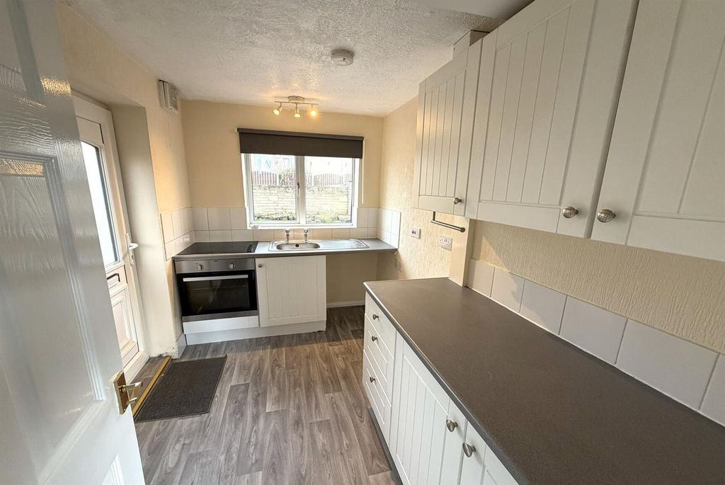 Property photo 2 of 13 Kitchen.Jpg