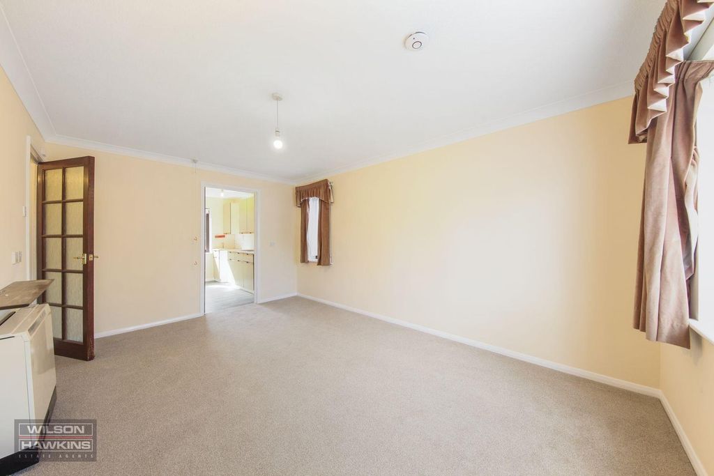 Property photo 3 of 12 33 Betjeman Close - 6Nmbxd3Tqjdxtqskkam4.Jpg