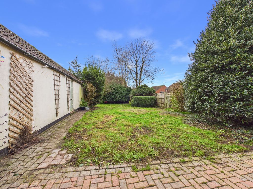 Property photo 2 of 17 4818056