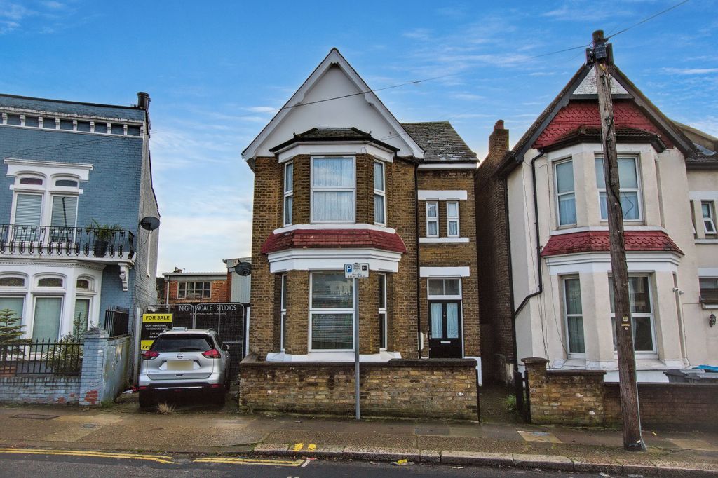 Property photo 1 of 12 Ground Floor Flat 1 Nightingale Road, Harlesden, London Nw10 4Rg