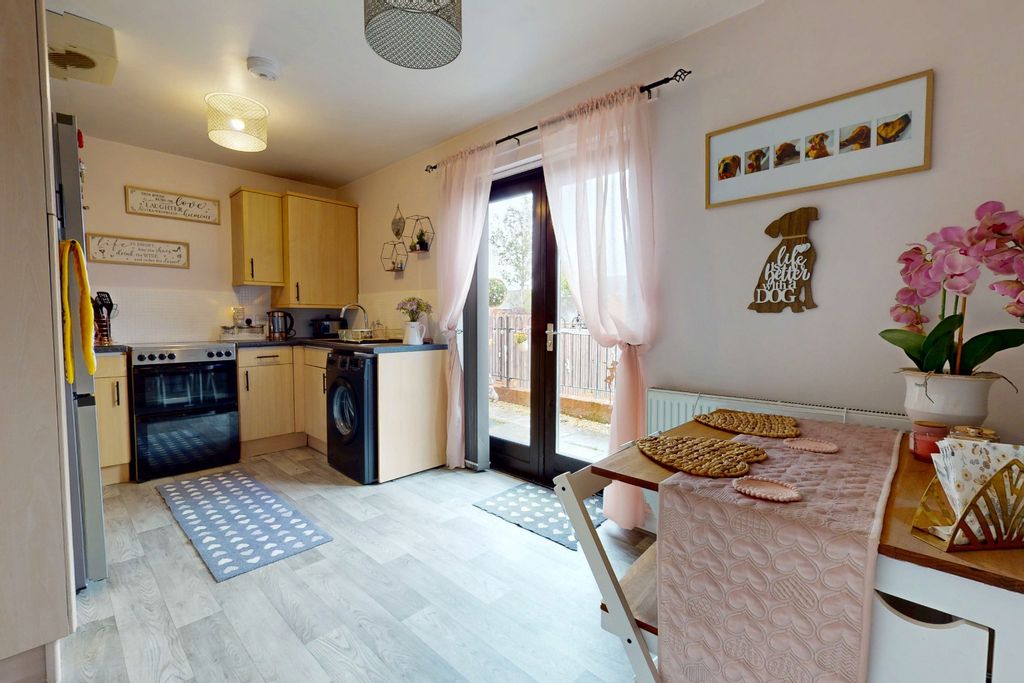 Property photo 3 of 17 5139984