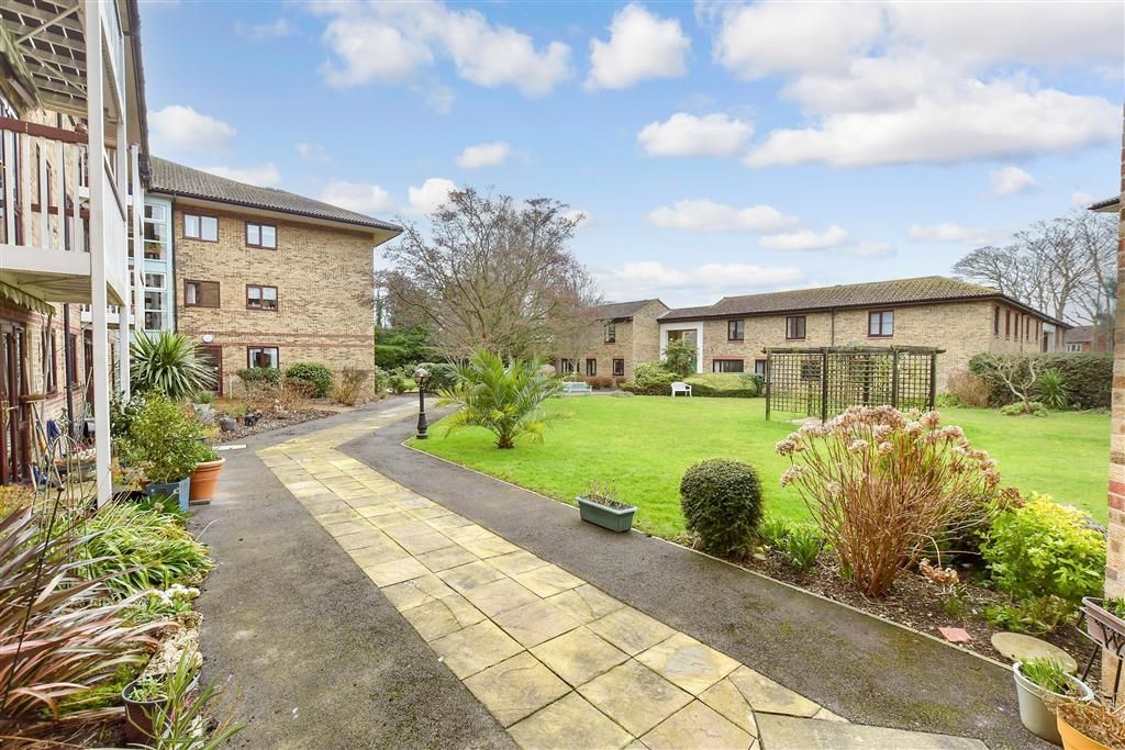Property photo 1 of 9 Communal Gardens