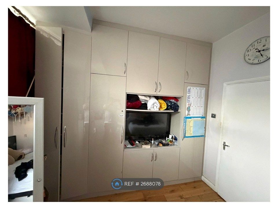 Property photo 3 of 18 Bedroom 1