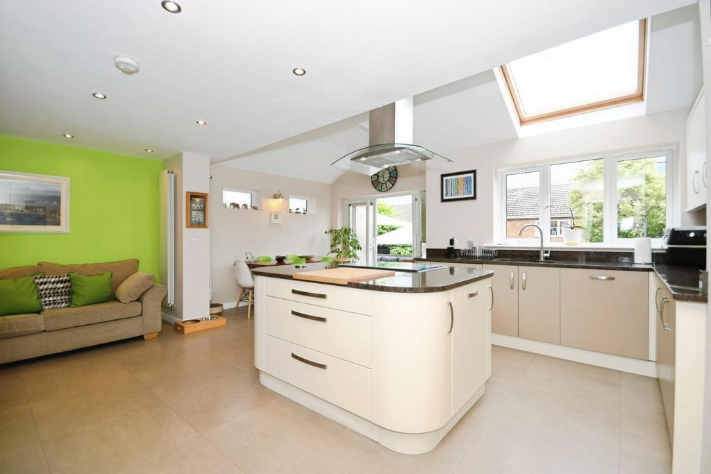Property photo 3 of 23 Kitchen.Jpg