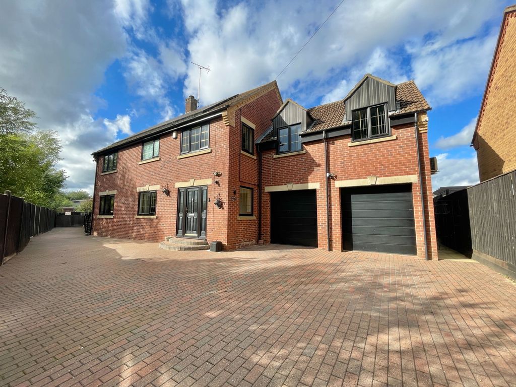 Property photo 1 of 36