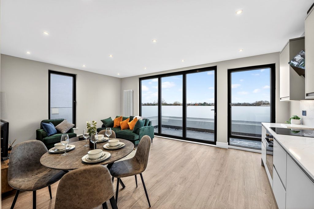 Property photo 2 of 14