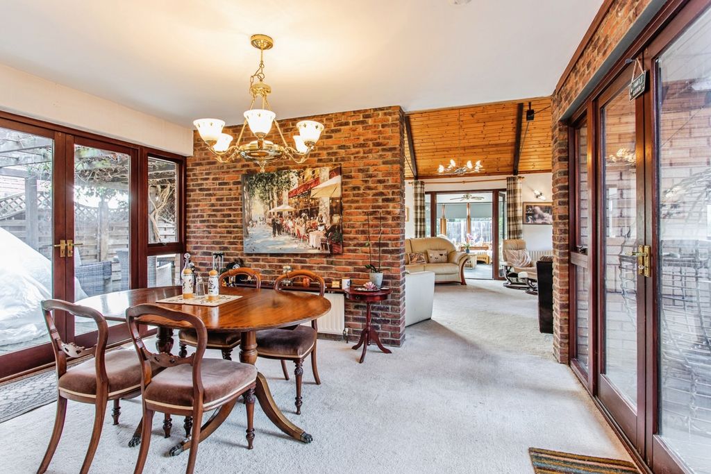 Property photo 3 of 20 Dining Room