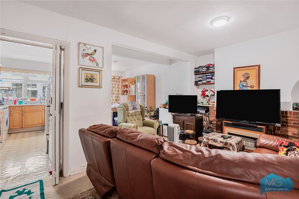 Property photo 3 of 22 Picture No. 02