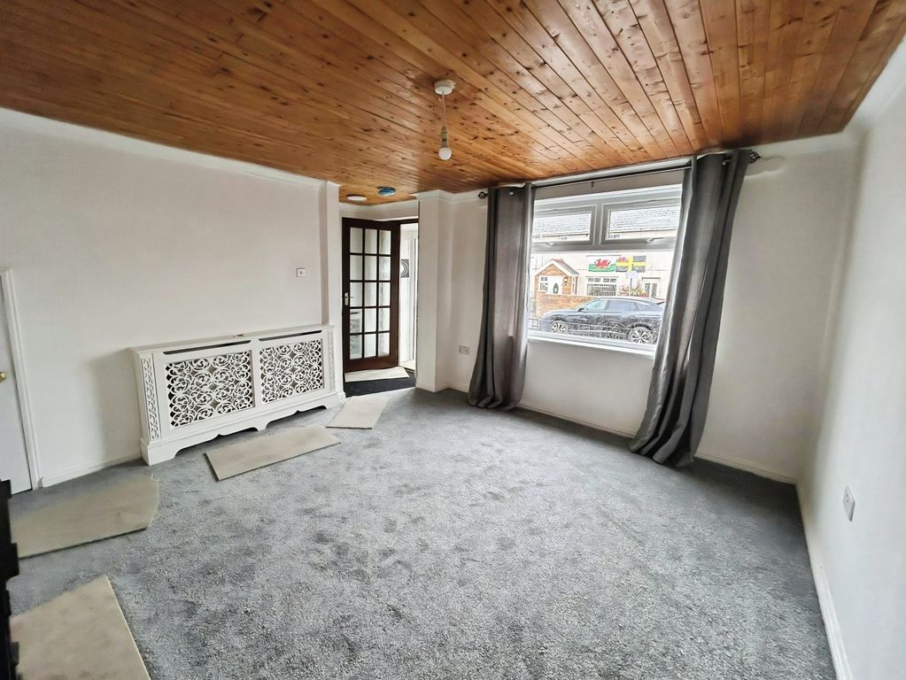 Property photo 2 of 11 Living Room
