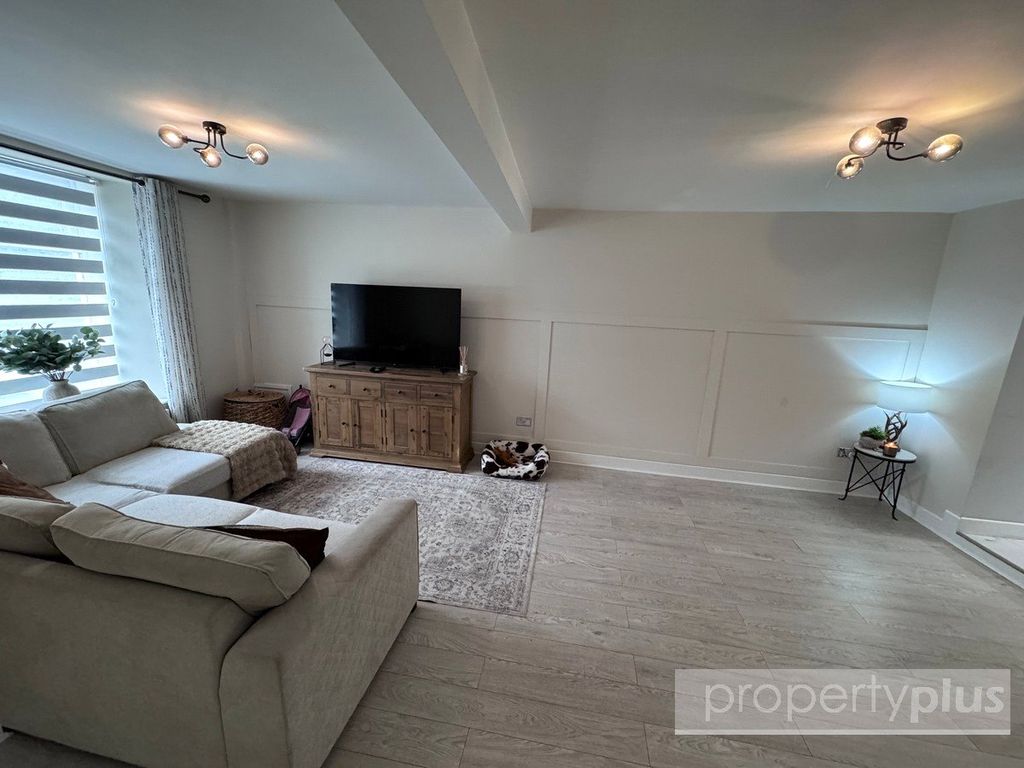 Property photo 3 of 15 Picture No. 08