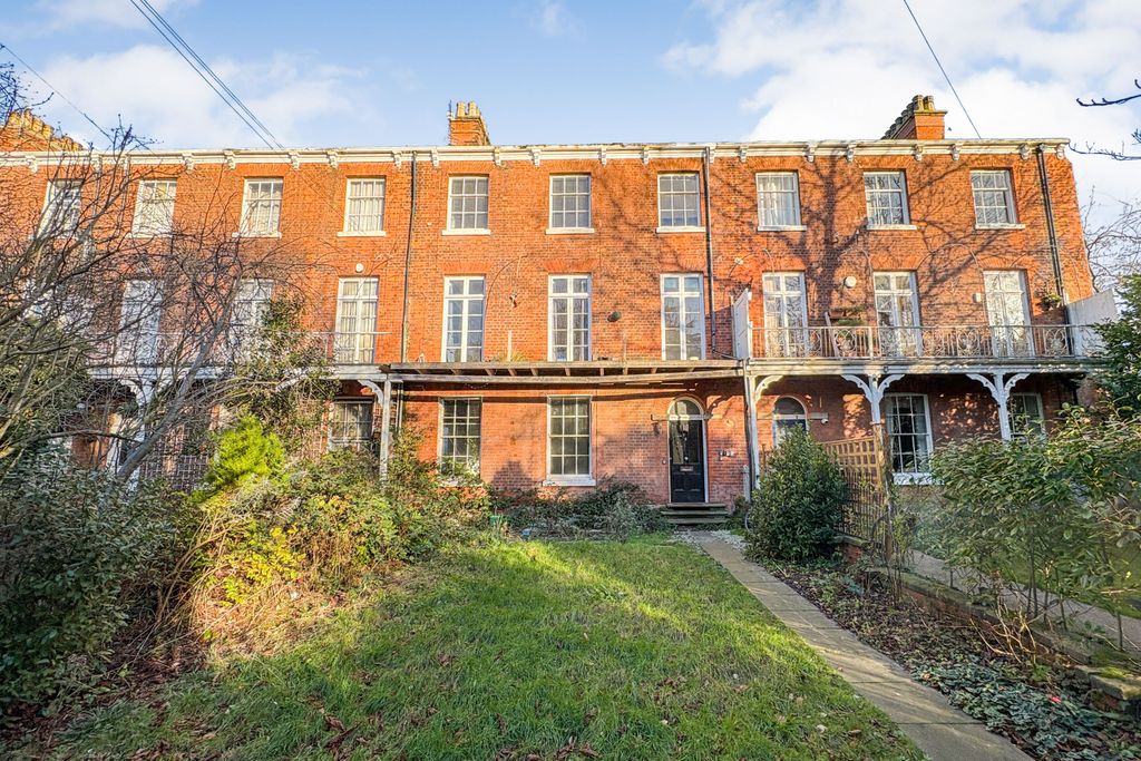 Property photo 1 of 20 Flat 1, 2 And 3, 6 Pelham Road, Grimsby, Lincolnshire, Dn34 4Su