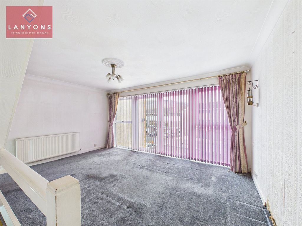 Property photo 2 of 21 Picture No. 13