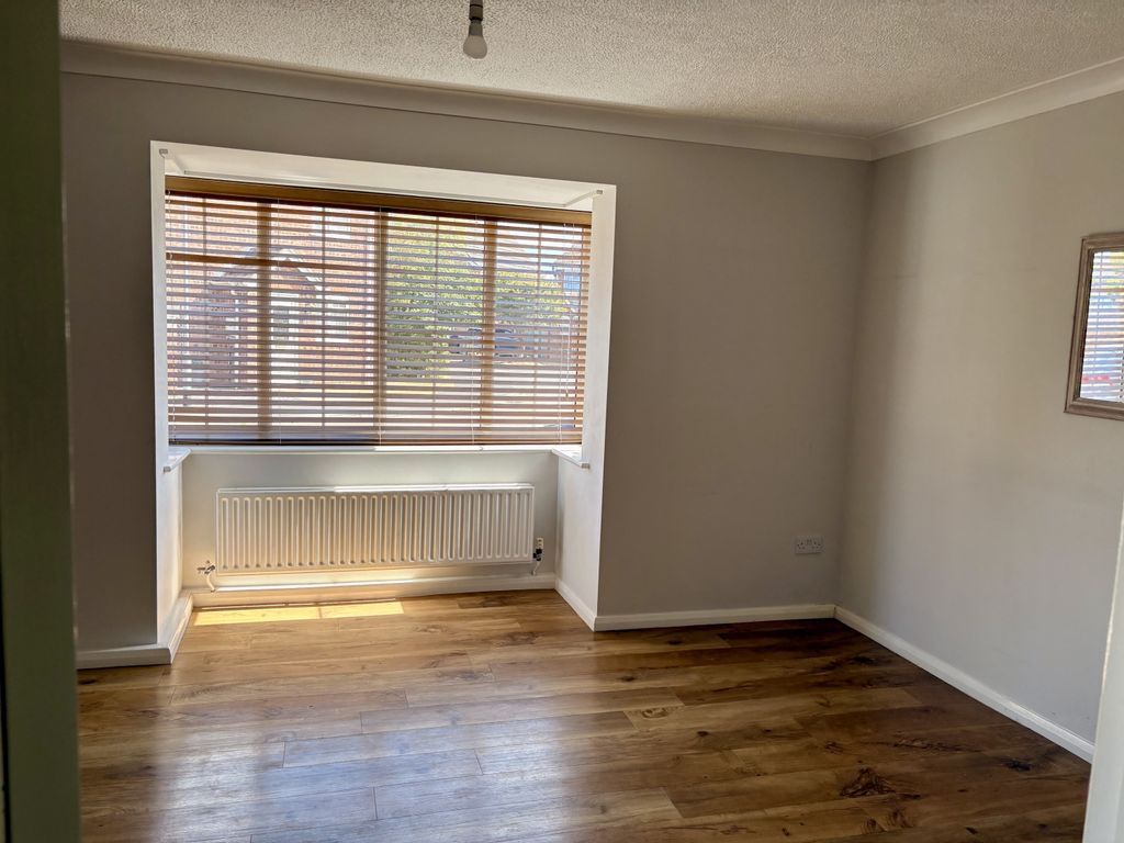 Property photo 3 of 6 Img_3826