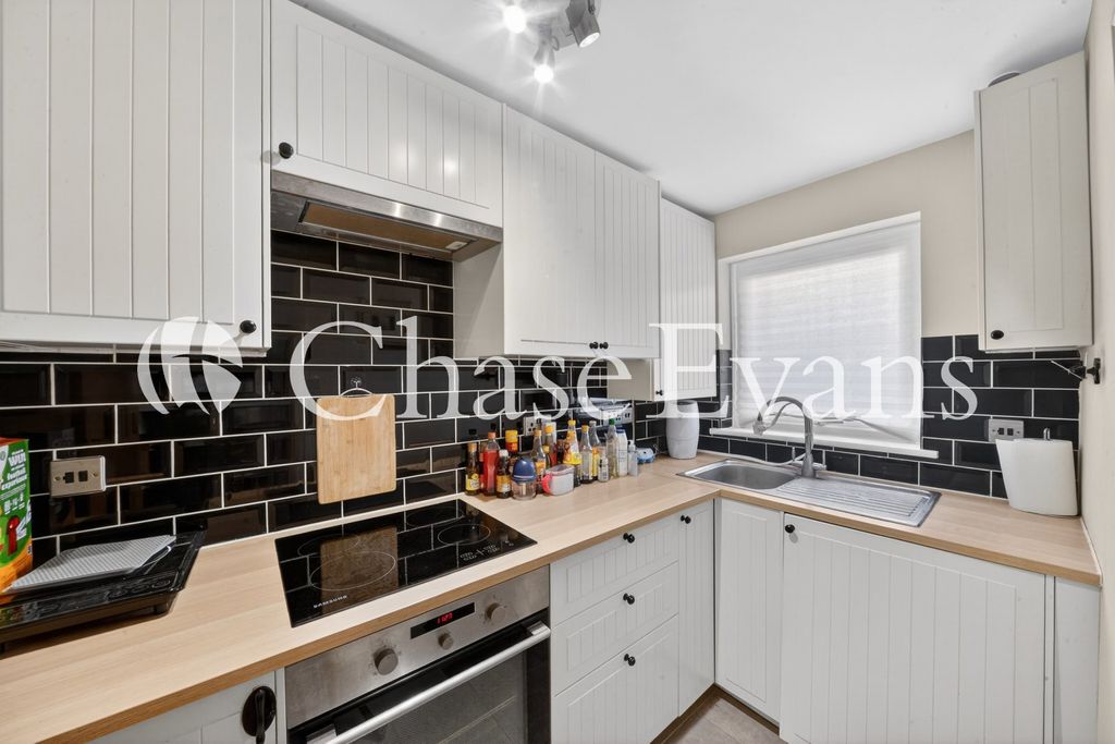Property photo 2 of 12 Kitchen