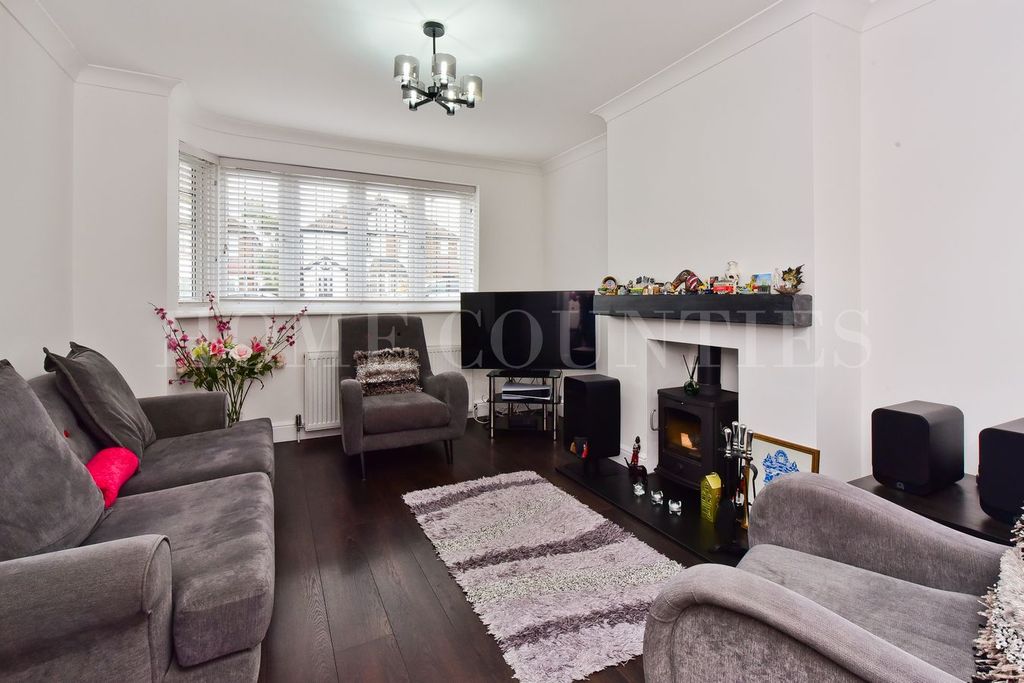 Property photo 3 of 37