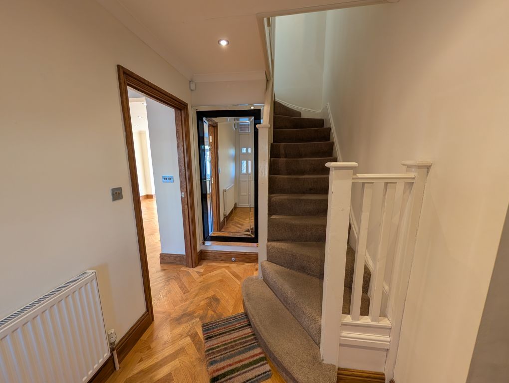 Property photo 2 of 28