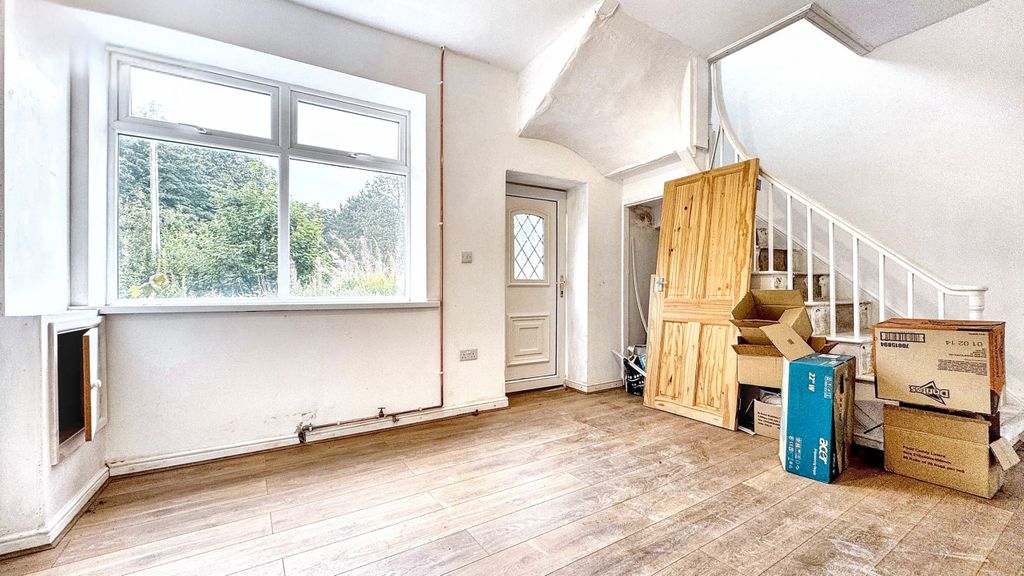Property photo 3 of 11 Edited 96