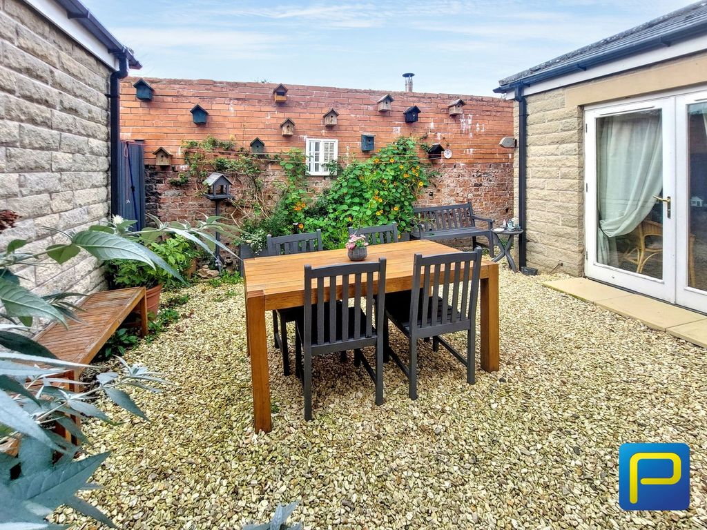 Property photo 3 of 27