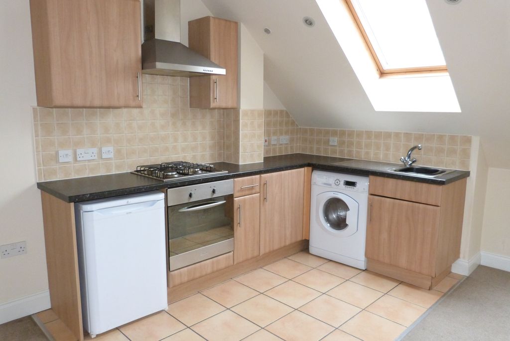 Property photo 3 of 6 Kitchen