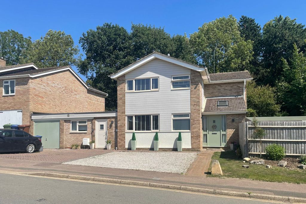 Property photo 1 of 27